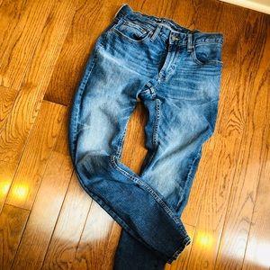 Men’s Skinny Stone Washed Jeans.